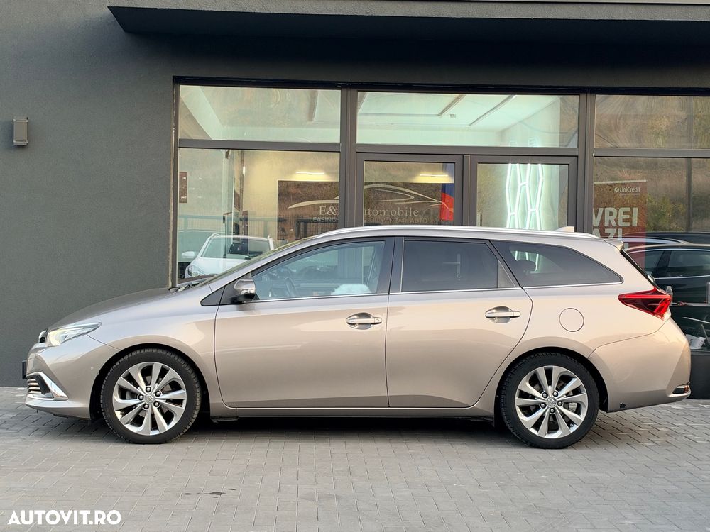 Toyota Auris 1.6 D-4D Executive - 14