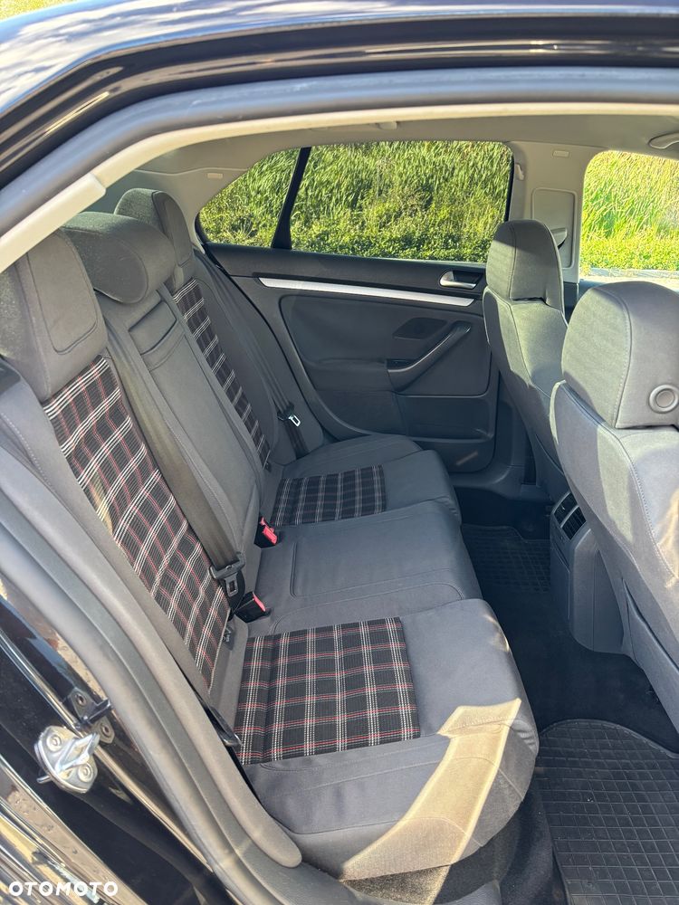 Volkswagen Jetta 1.9 TDI Comfortline - 15