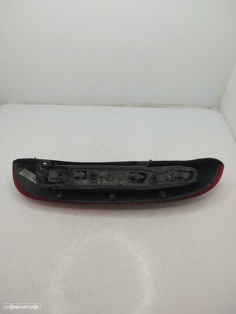 Farolim Stop Esq Opel Corsa C - 3