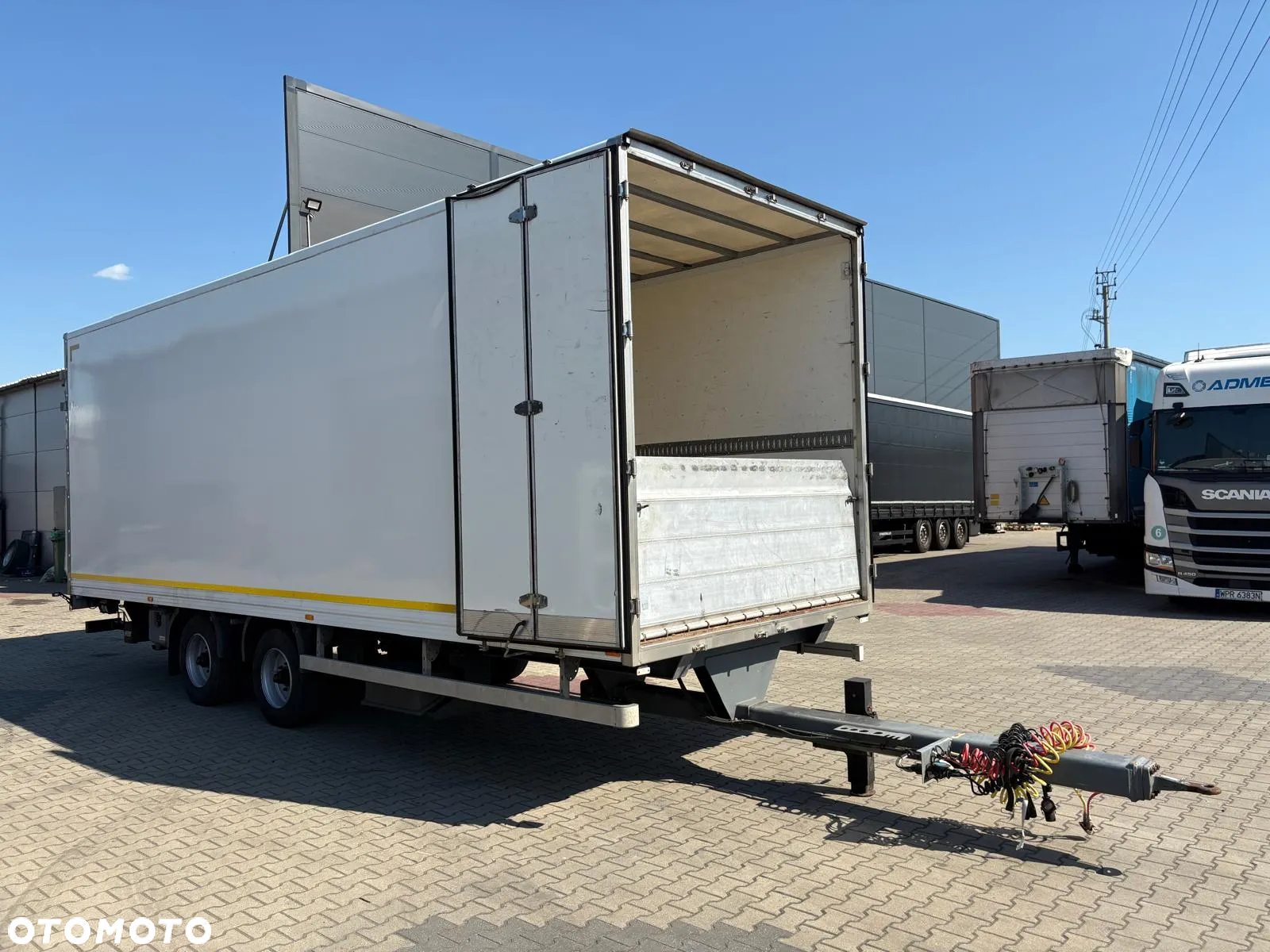 Plandex Przyczepa tandem IZOTERMA + WINDA / PRZEJAZDOWA / DMC 10.900kg / osie BPW - 4