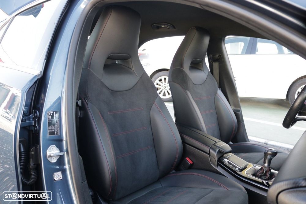 Mercedes-Benz A 180 d AMG Line - 26