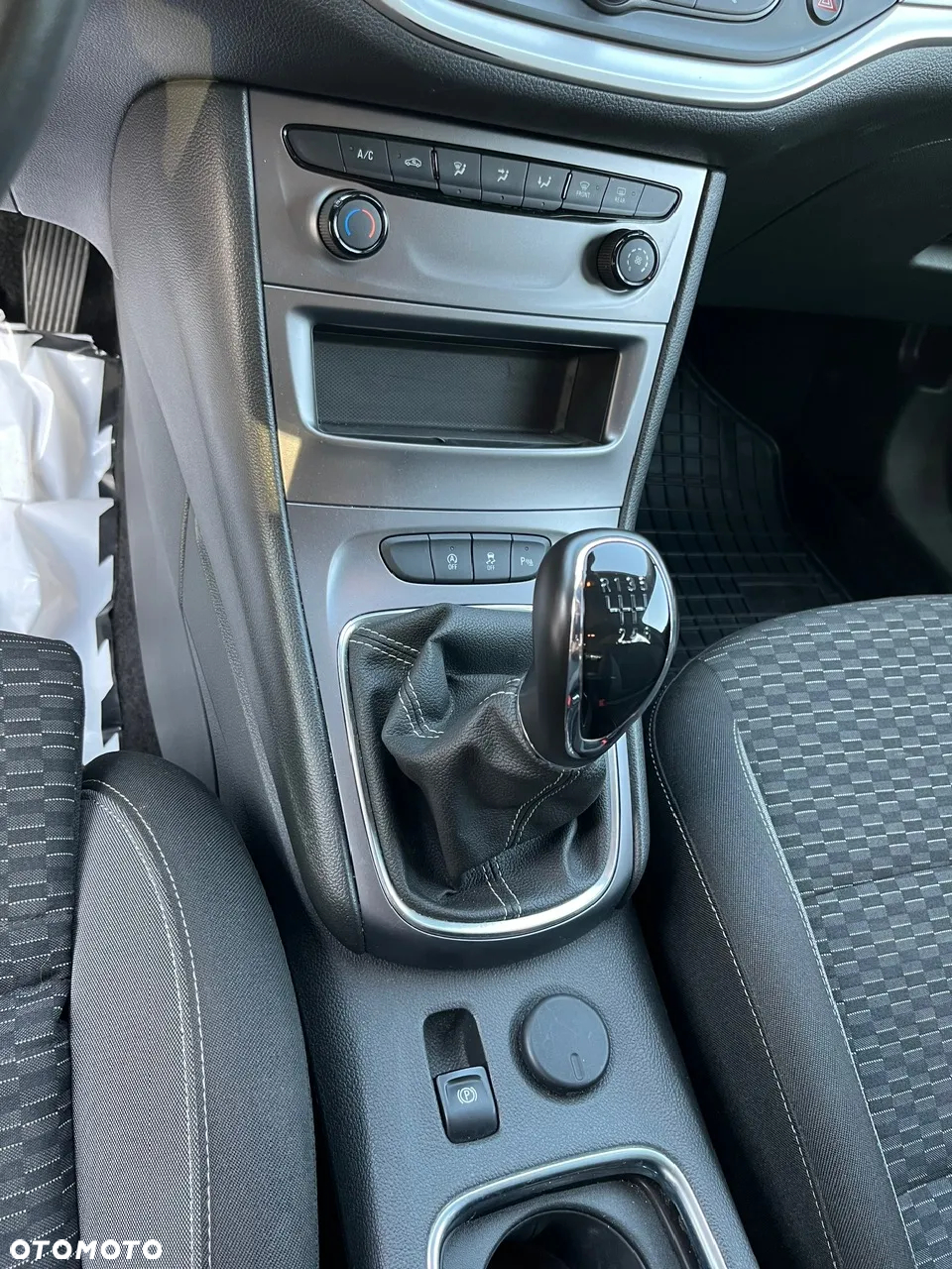 Opel Astra V 1.5 CDTI Edition S&S - 15