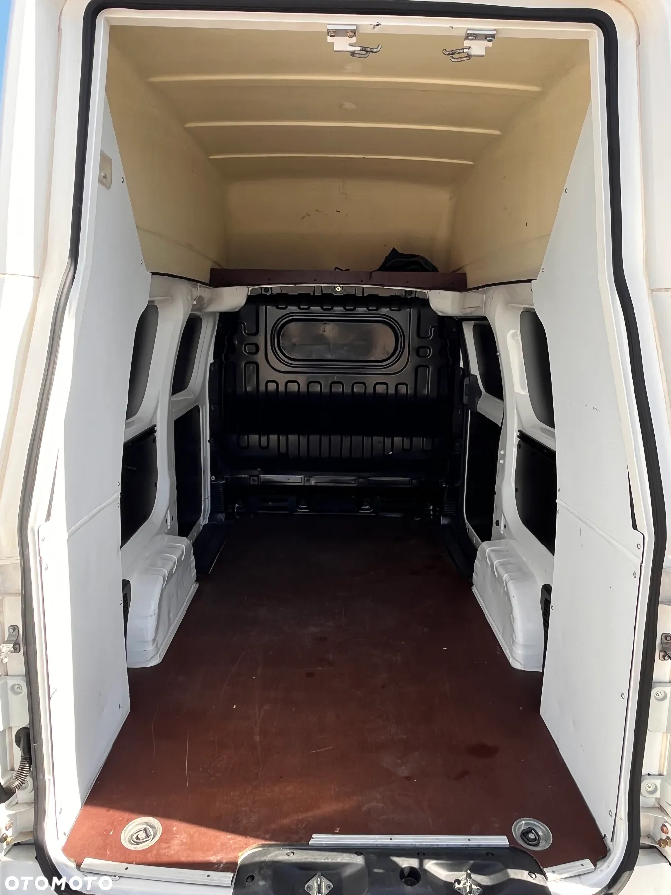 Nissan E-NV200 - 16