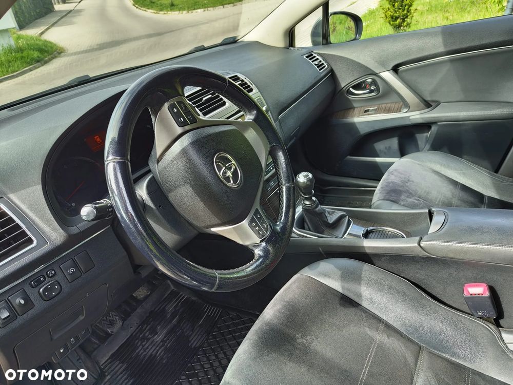 Toyota Avensis - 11