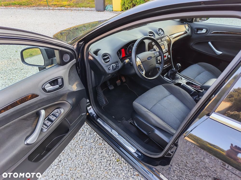 Ford Mondeo 2.0 Ghia X100 / X - 9