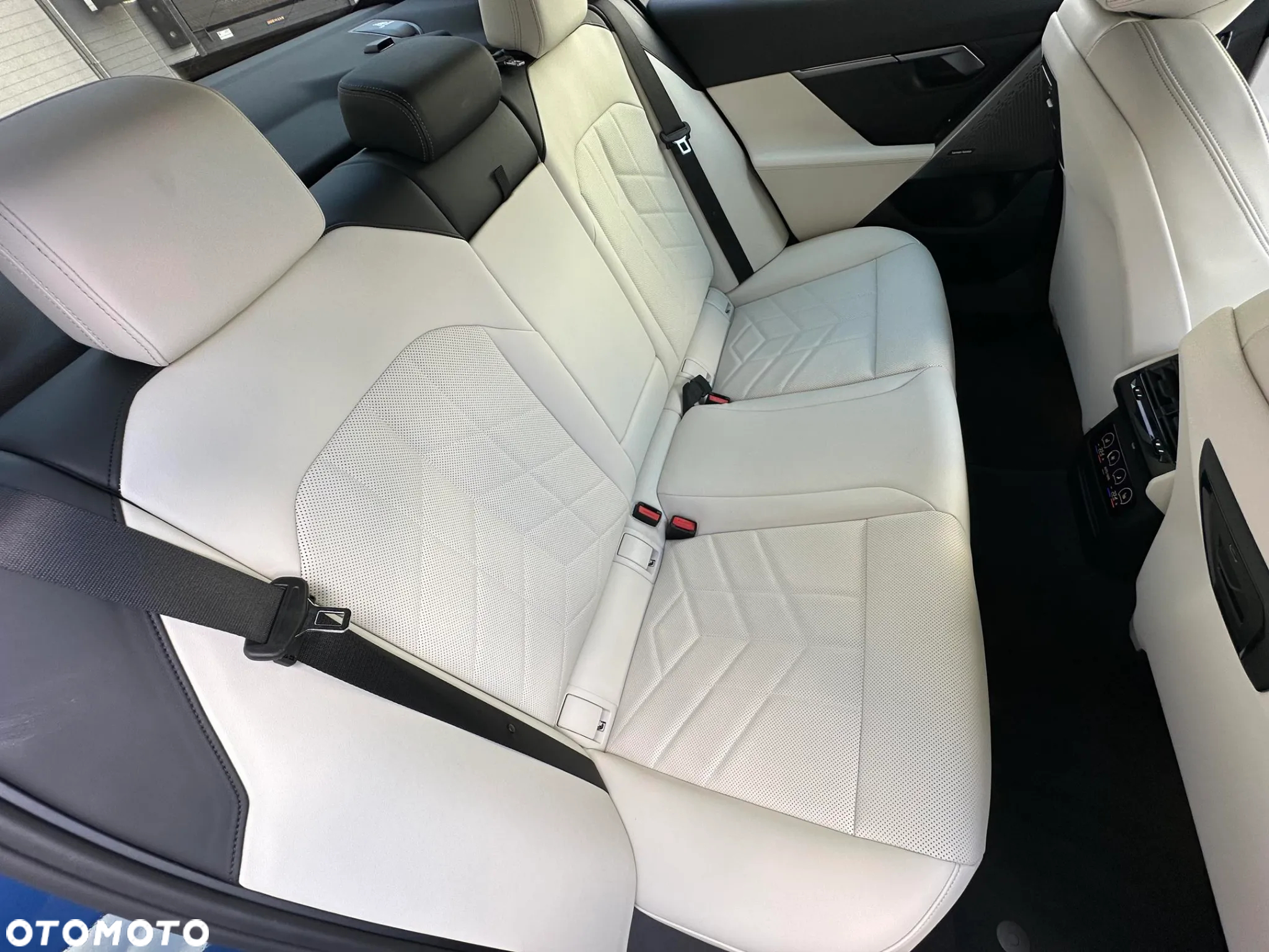BMW Seria 5 520d xDrive mHEV - 16