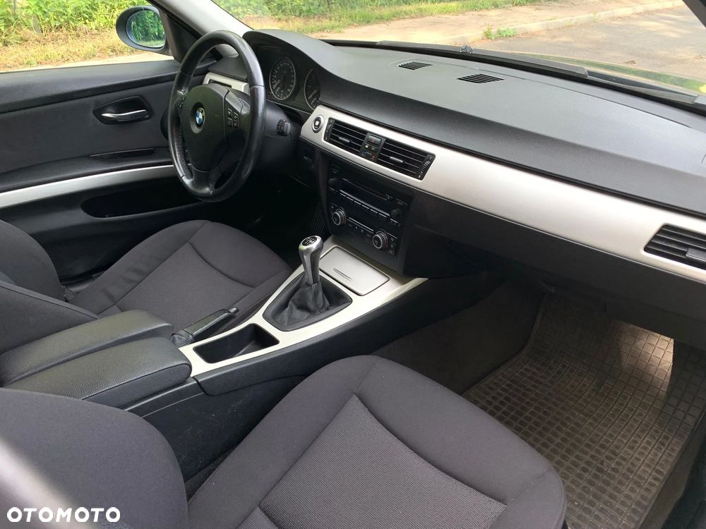 BMW Seria 3 318i - 12