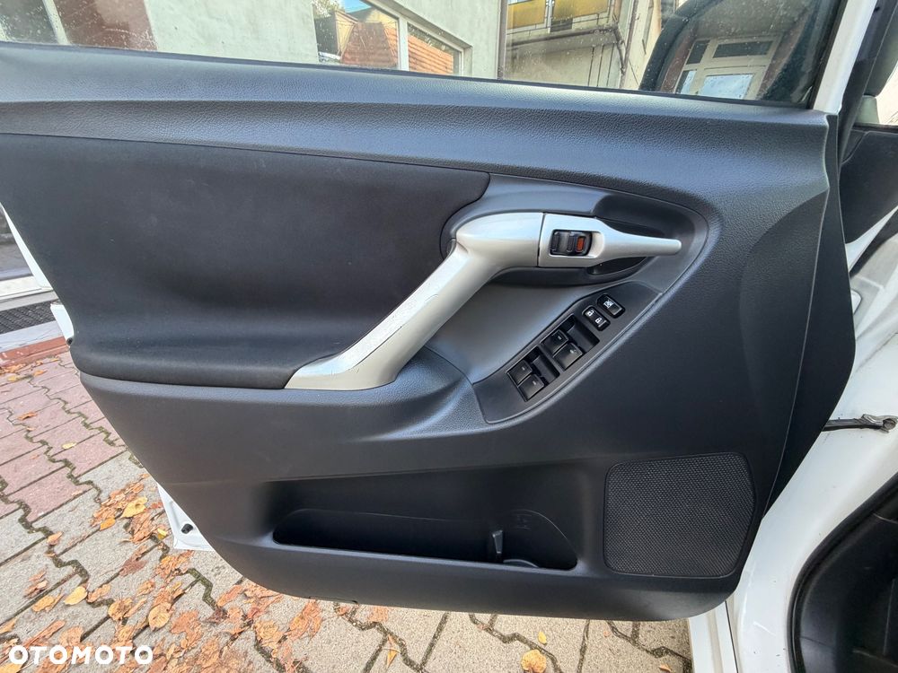 Toyota Corolla Verso 2.0 D-4D Prestige 7os - 27