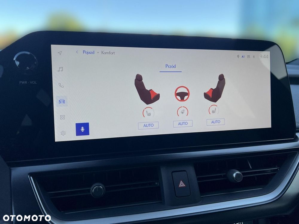 Lexus UX 300h F Sport Design - 29