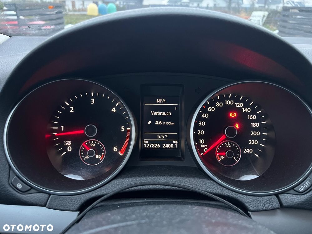 Volkswagen Golf 1.6 TDI Highline - 23