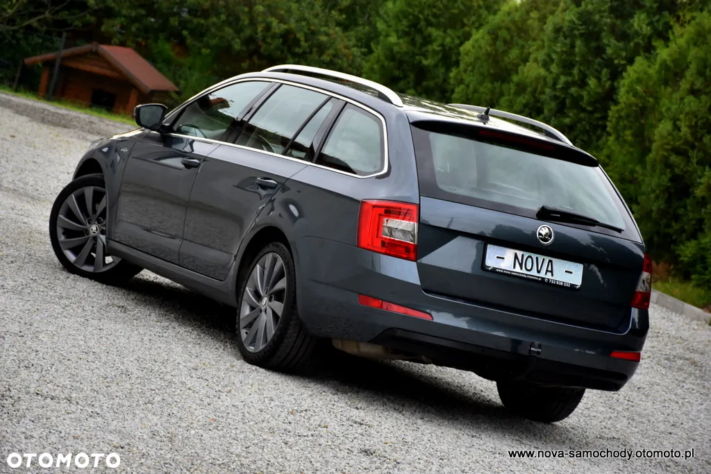 Skoda Octavia 2.0 TDI 4x4 L&K DSG - 9