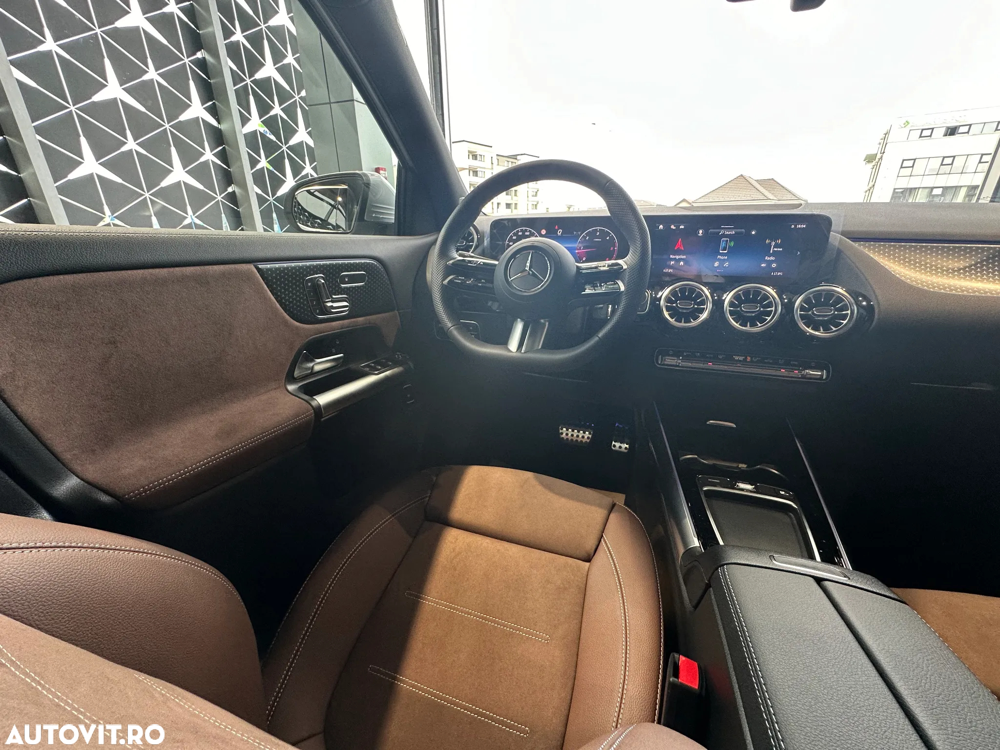 Mercedes-Benz GLA 200 d 4Matic 8G-DCT AMG Line - 11