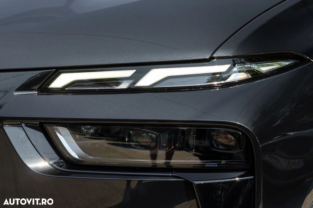 BMW X7 M60i xDrive AT MHEV - 25