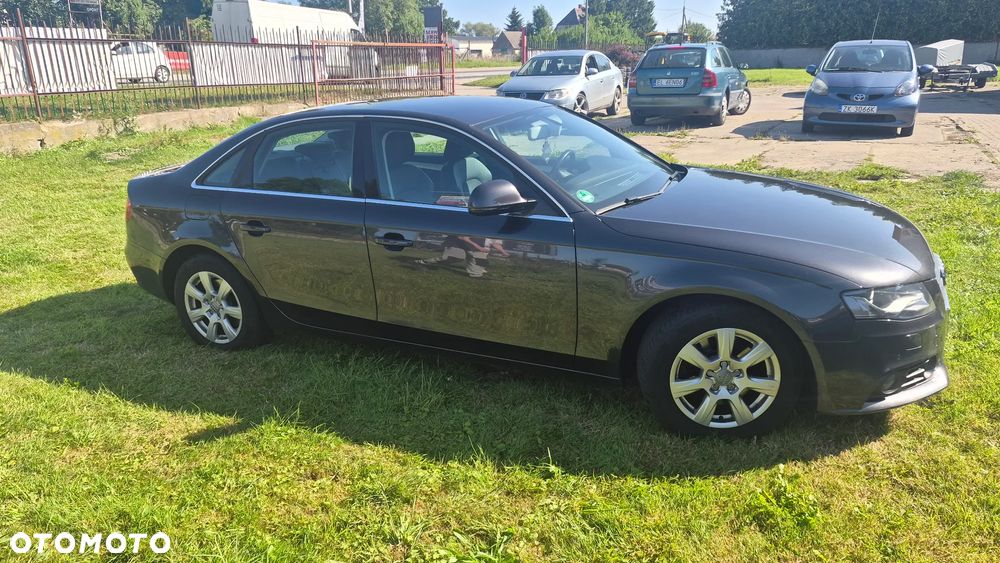 Audi A4 Limousine - 4