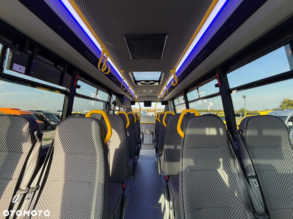 Mercedes-Benz Sprinter 519 - 21