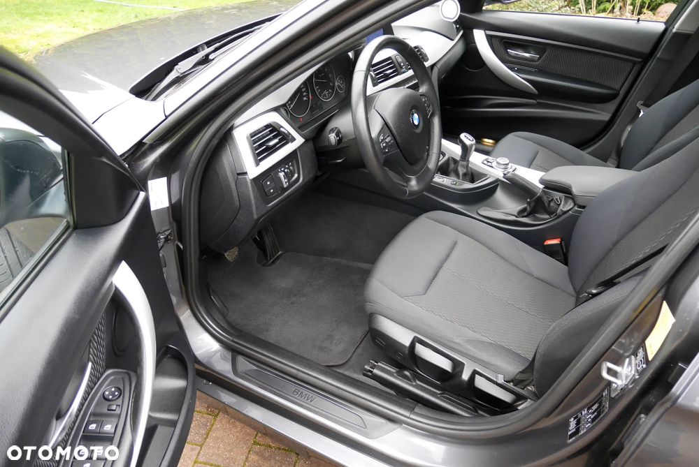 BMW Seria 3 318d DPF Edition Exclusive - 13