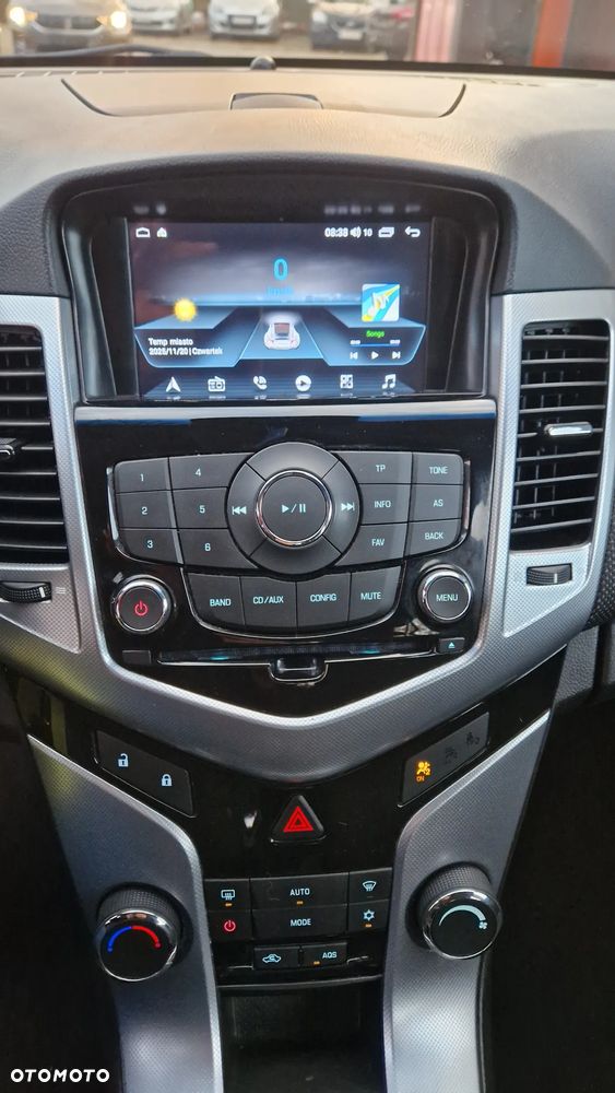 Chevrolet Cruze 1.8 LT+ - 24