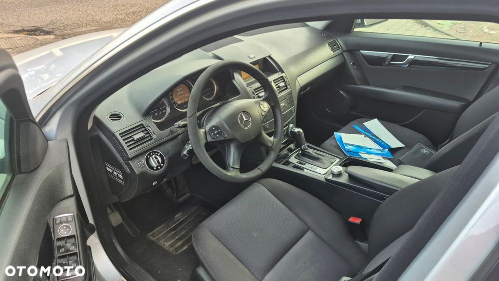 Mercedes-Benz Klasa C 220 CDI DPF Automatik - 27