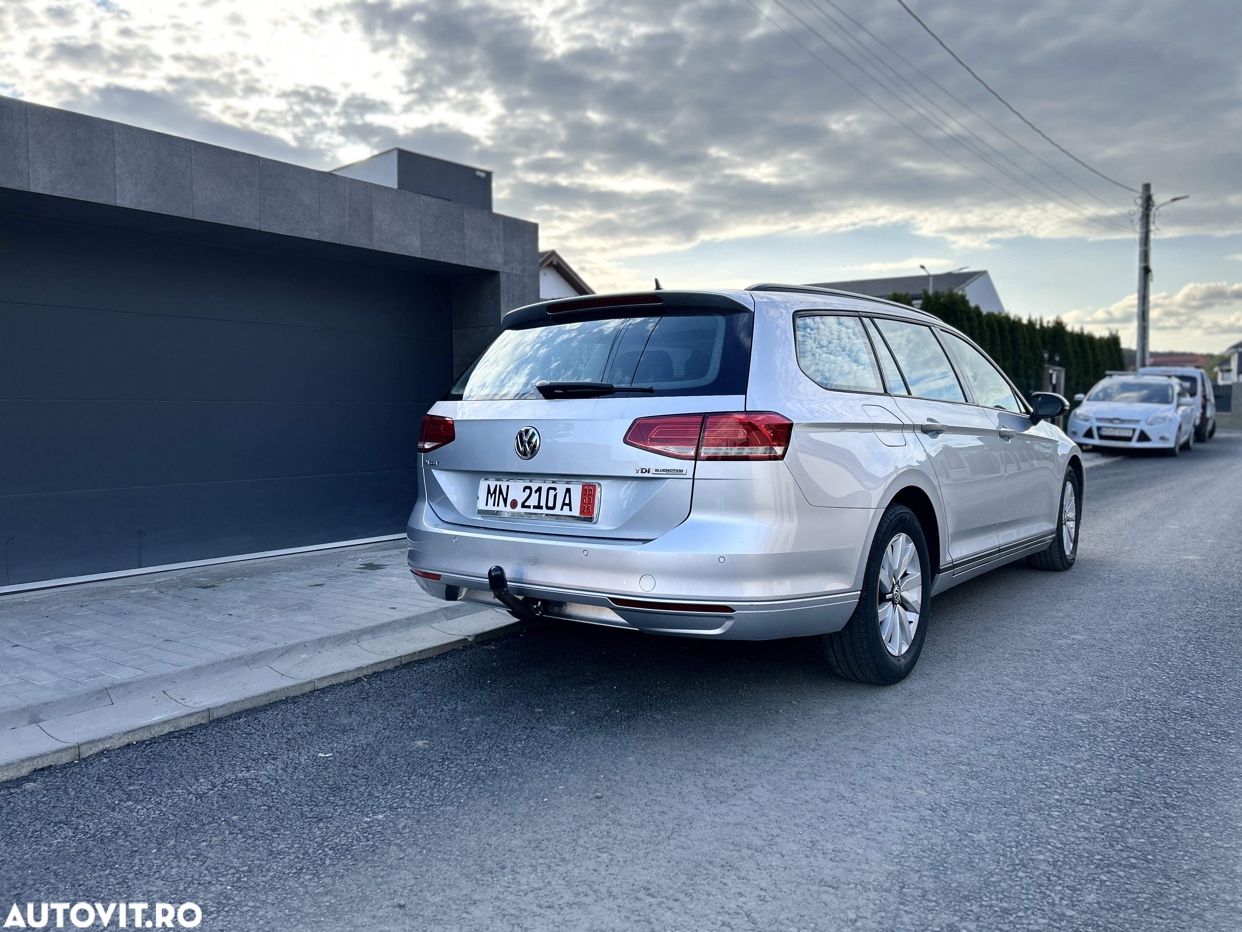 Volkswagen Passat - 9