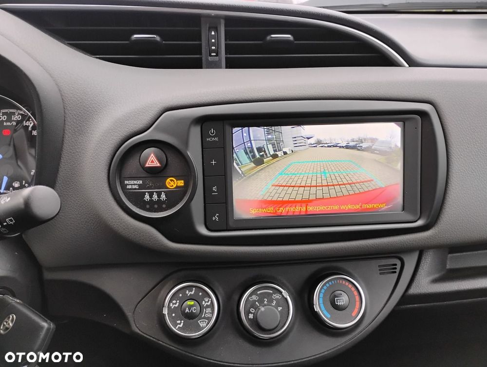 Toyota Yaris - 12