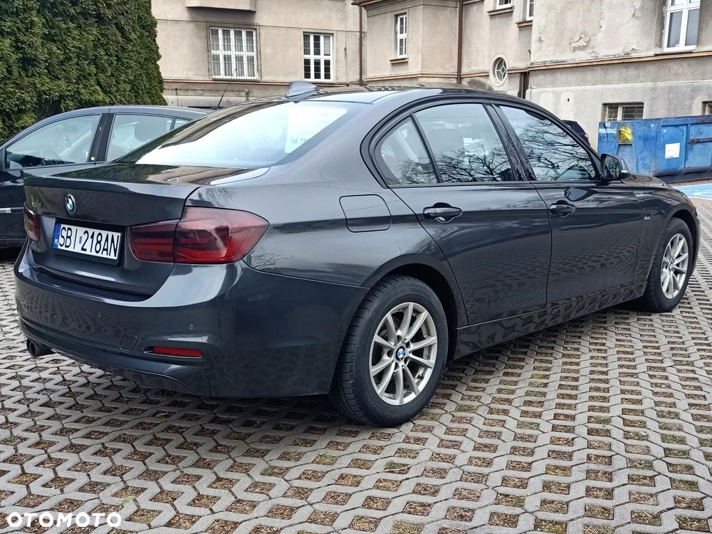 BMW Seria 3 320i xDrive Edition M Sport Shadow - 11