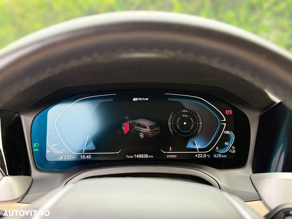 BMW Seria 3 330e Aut. - 40