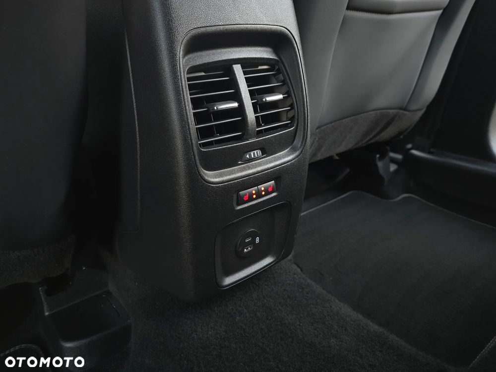 Ford Kuga 2.0 EcoBlue 4x4 VIGNALE - 36