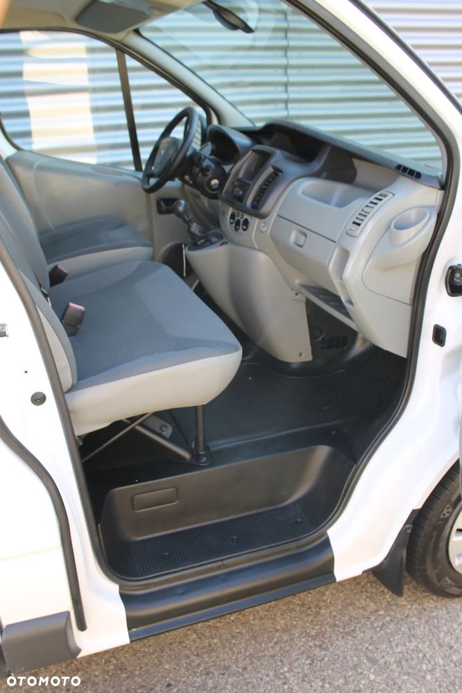 Renault Trafic - 23