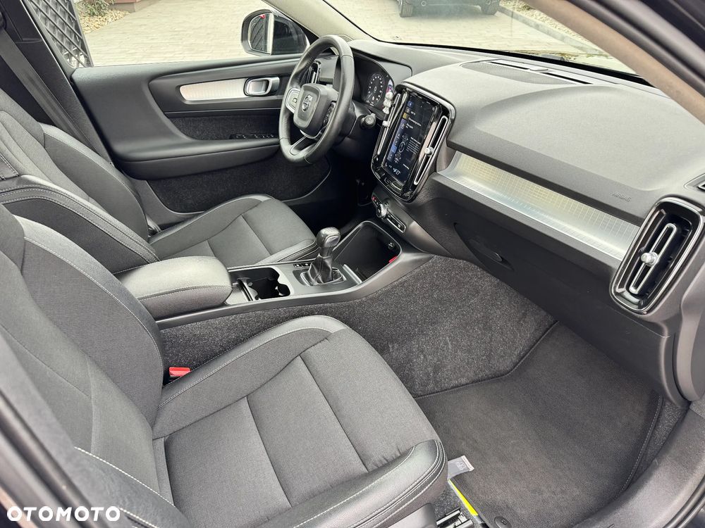 Volvo XC 40 T3 Momentum - 11