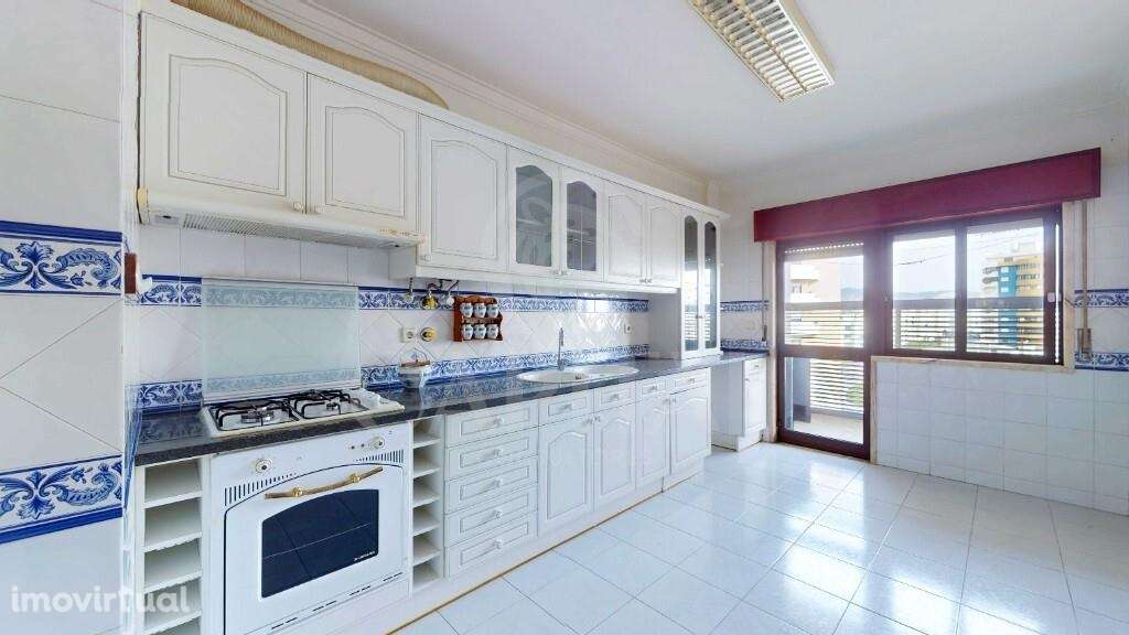 T2 Luminoso com Lareira e Varandas | 6.º Andar com Elevador - Grande imagem: 3/24