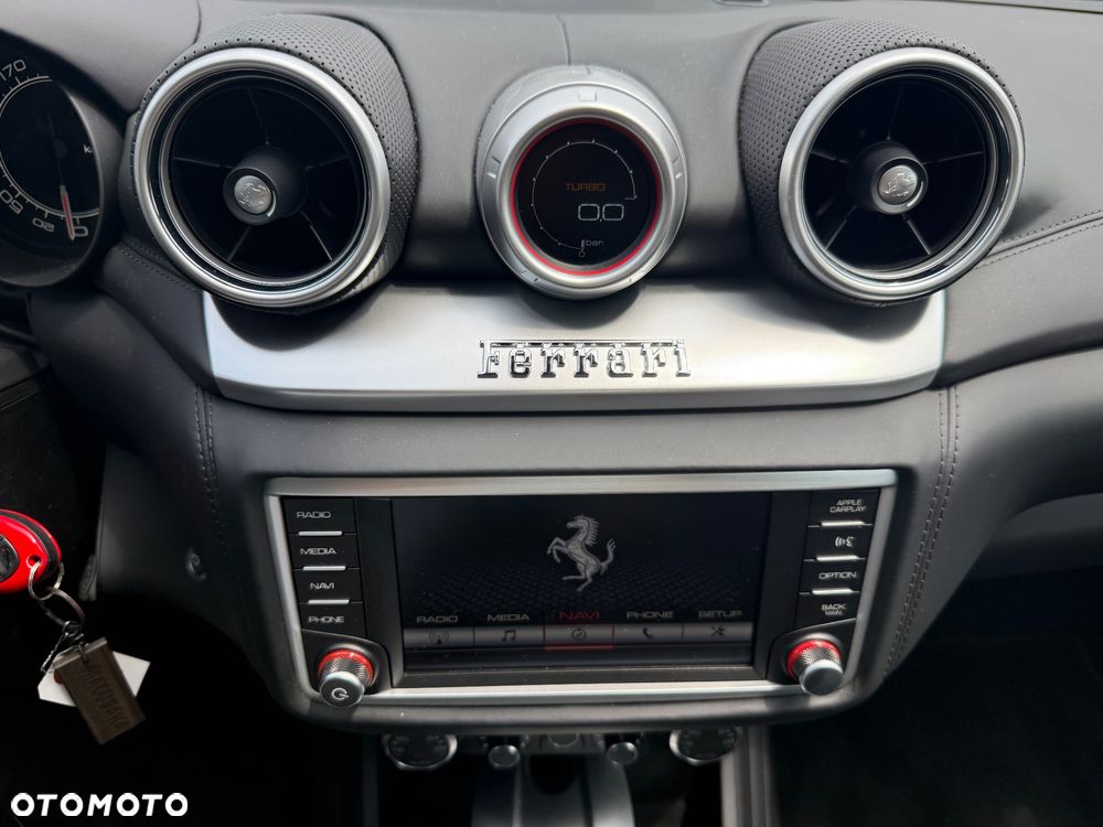 Ferrari California T - 16