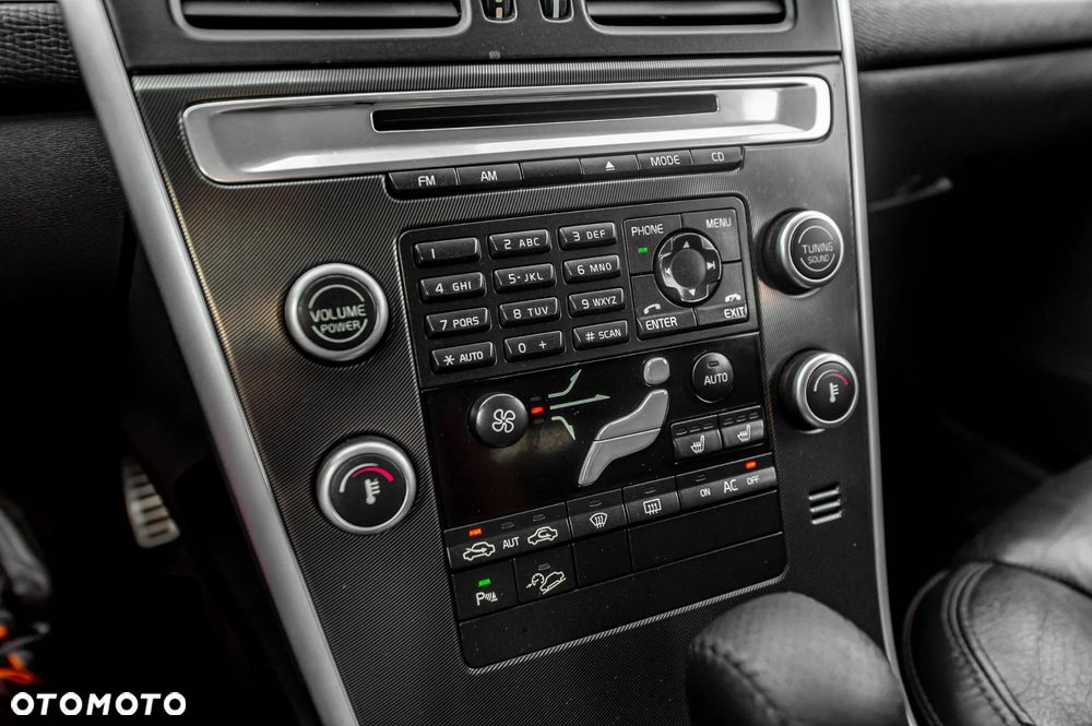 Volvo XC 60 D5 AWD RDesign - 32