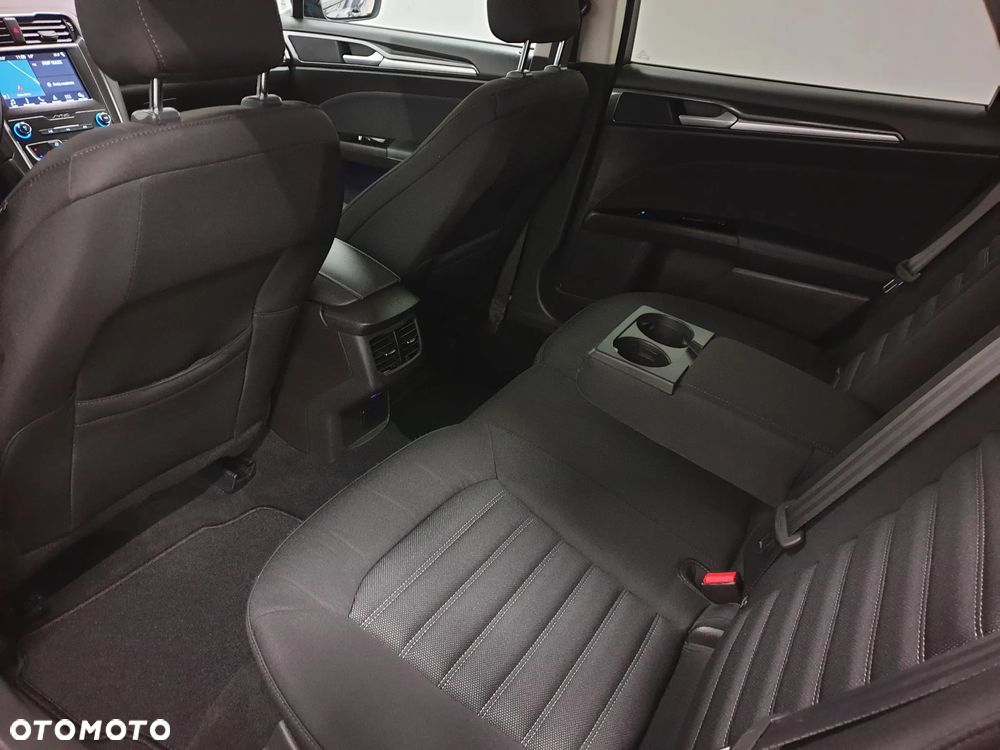 Ford Mondeo - 23