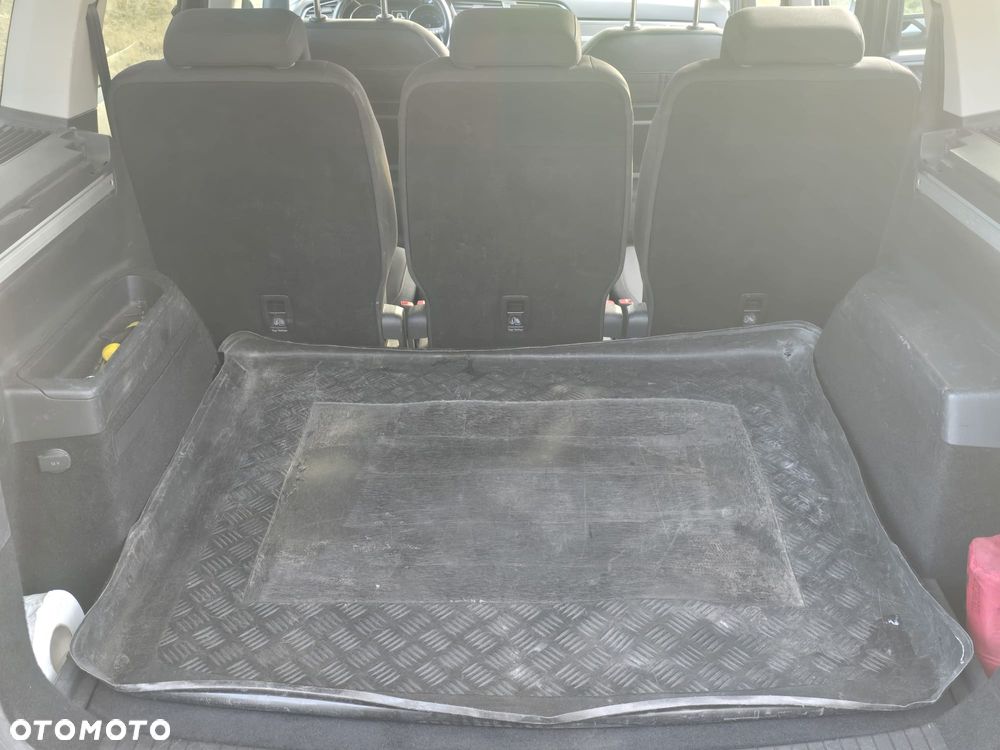 Volkswagen Touran 2.0 TDI BMT Comfortline - 13
