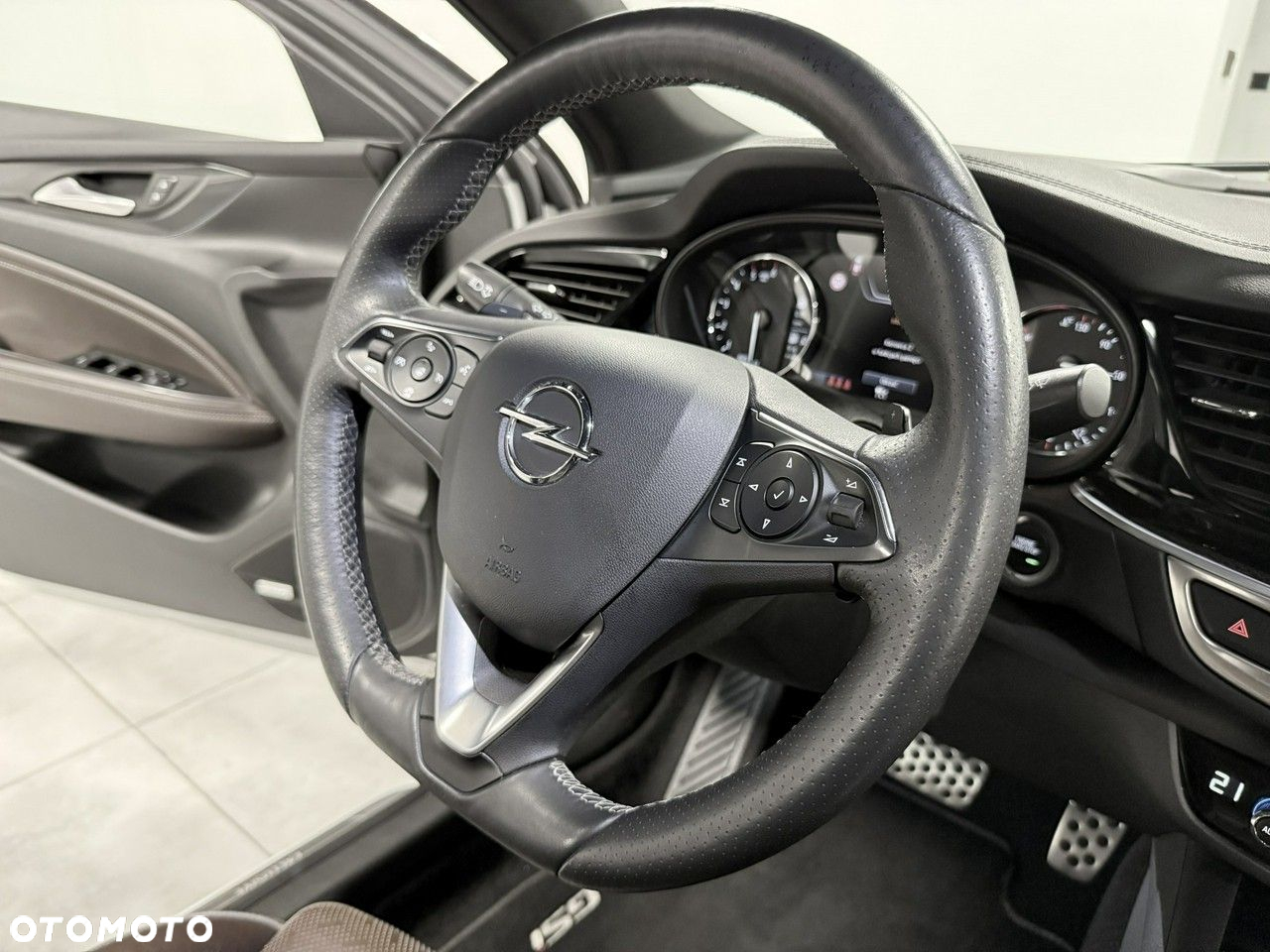 Opel Insignia Grand Sport 2.0 BiTurbo D 4x4 Automatik GSI - 24