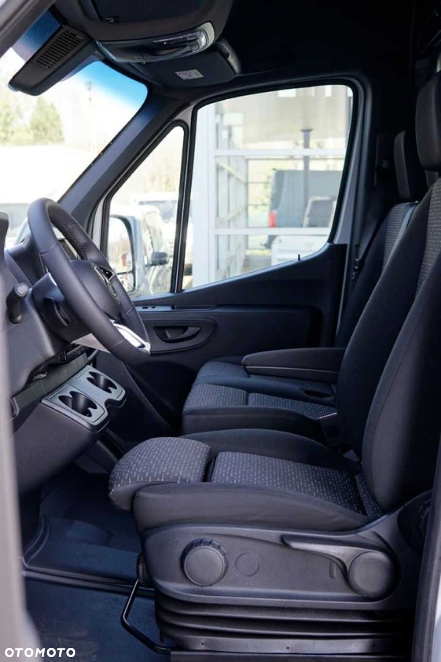 Mercedes-Benz Sprinter - 10
