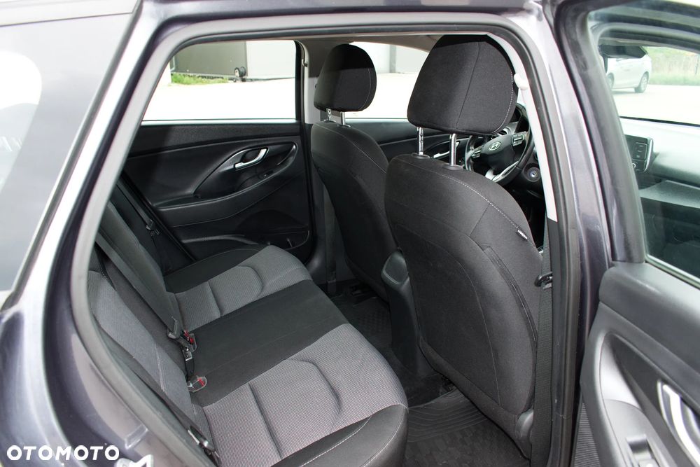 Hyundai i30 1.4 Comfort - 13
