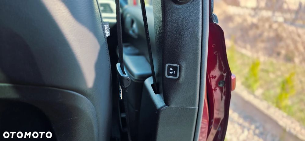 Chrysler Pacifica - 22