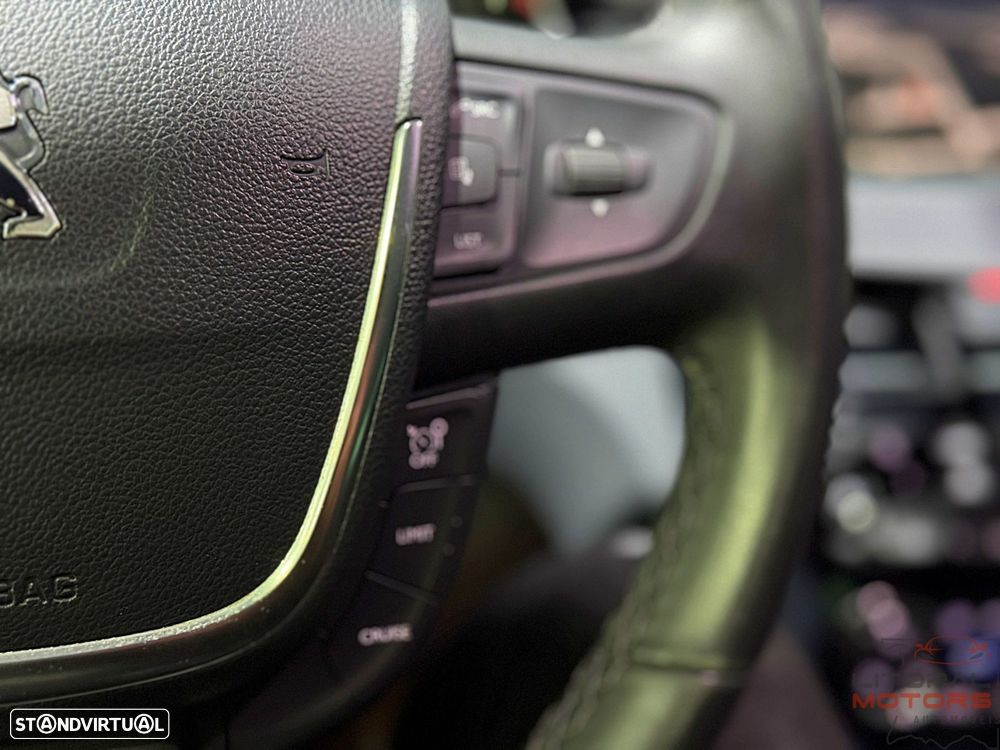 Peugeot 508 RXH 2.0 HDi Hybrid4 2-Tronic - 25