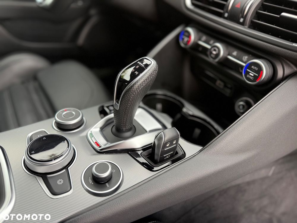 Alfa Romeo Giulia 2.0 Turbo Veloce Q4 - 26