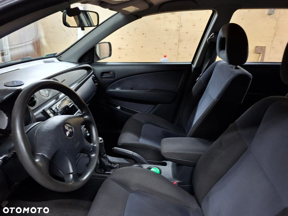 Mitsubishi Outlander 2.0 2WD Invite - 11