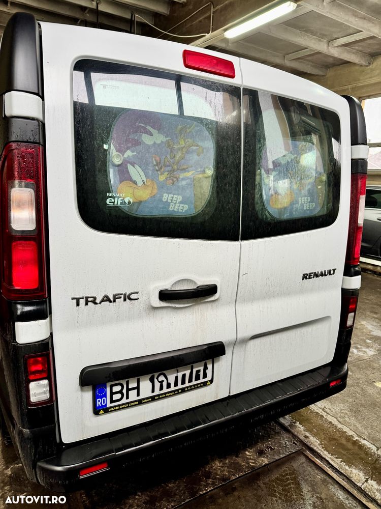 Renault Trafic Combi L1H1 8+1 Authentique - 4