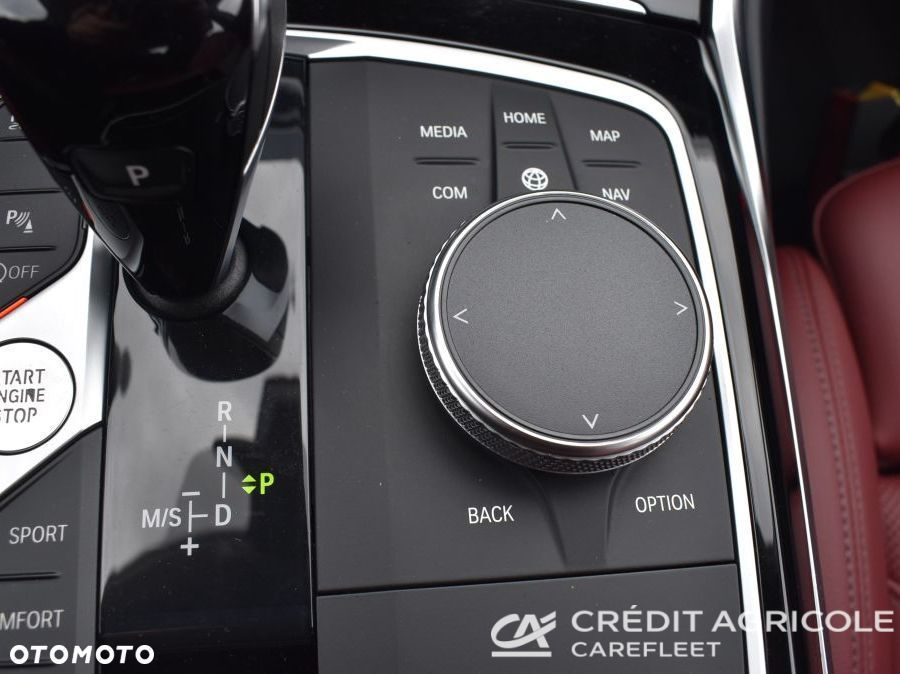 BMW Seria 3 330i xDrive Sport Line - 30