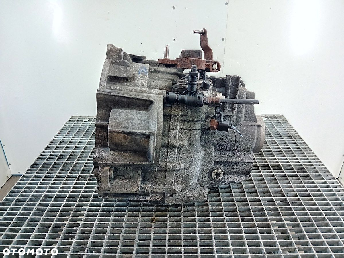 SKRZYNIA BIEGÓW MANUALNA AUDI A3 ( 8P1 ) JLU 2.0 TDI - 2