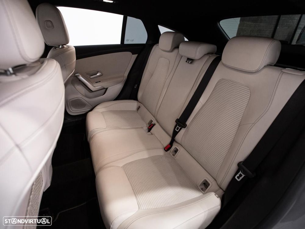 Mercedes-Benz CLA 180 - 11