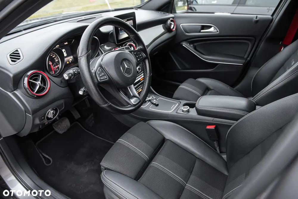 Mercedes-Benz GLA 200 7G-DCT Edition 1 - 16