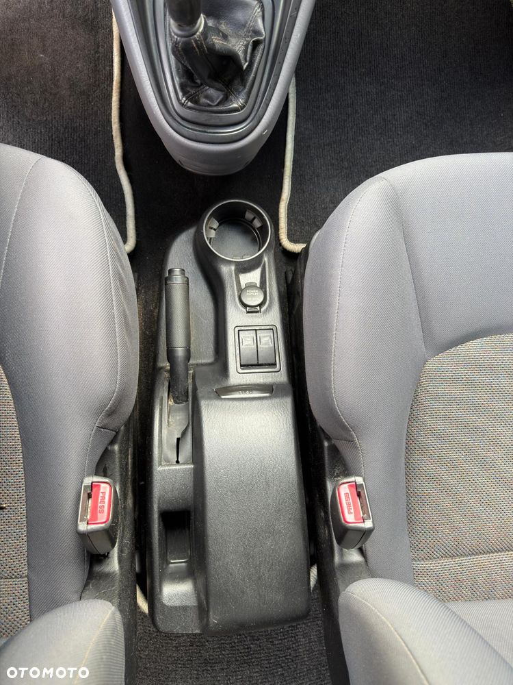 Hyundai Matrix 1.6 Comfort - 12