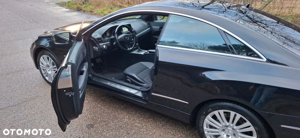 Mercedes-Benz Klasa E 250 CGI Coupe BlueEFFICIENCY Automatik Avantgarde - 7