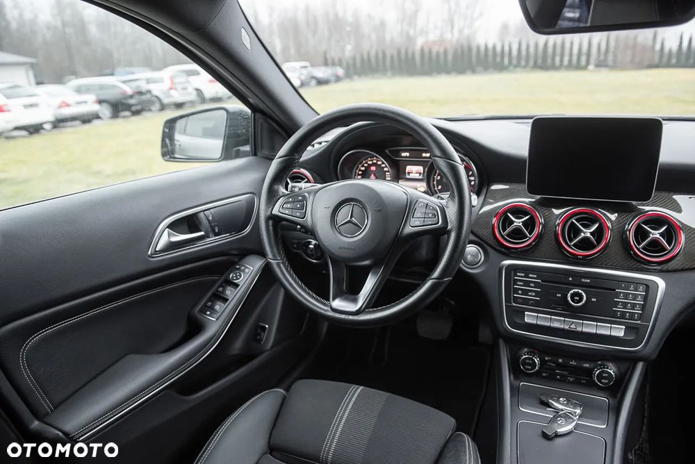 Mercedes-Benz GLA 200 7G-DCT Edition 1 - 28