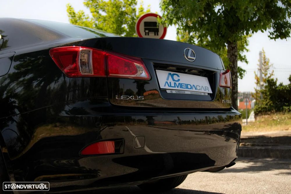 Lexus IS 200 d P.Executive 6G - 37